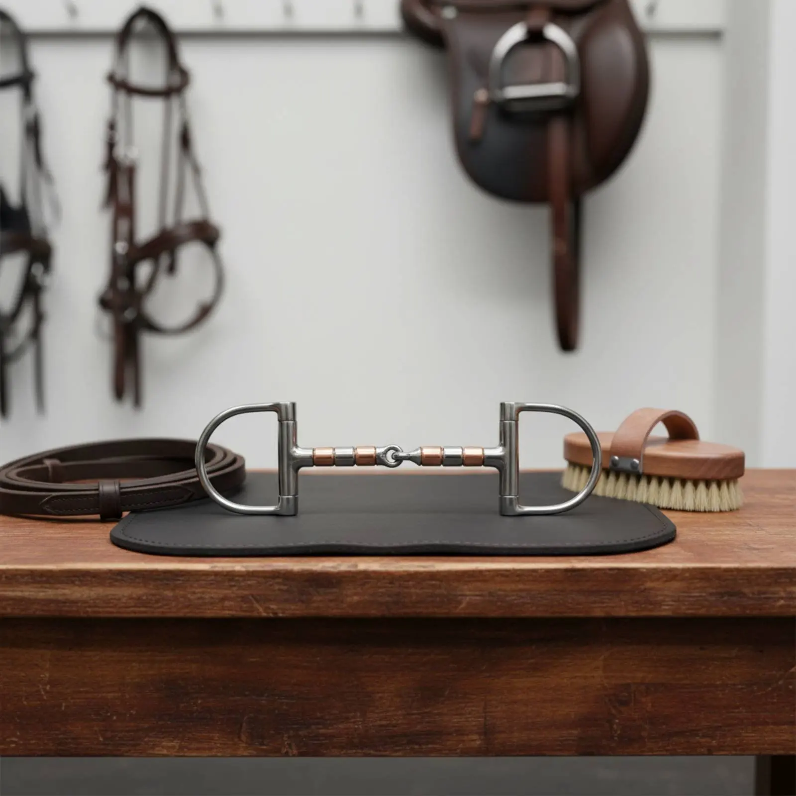 d-shaped-bit-with-copper-rollers-long-lasting-copper-roller-horse-bit-equine-tack-gentle-pressure-responsive-connection