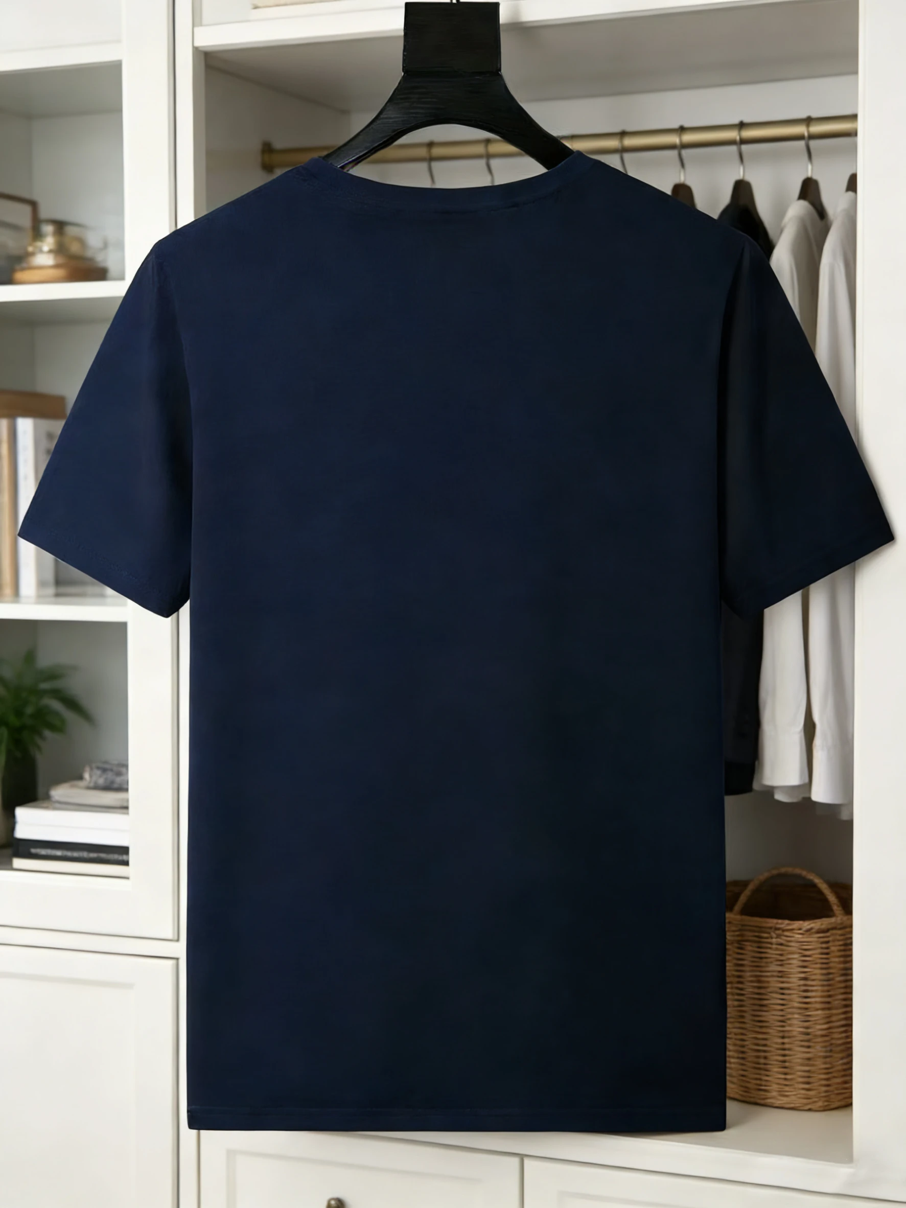 The 'Meiling Orientation' Women'S Fashion Short-Sleeve T-Shirt Features a Cute Cat And Butterfly Design, Playful And Vivid. It Has a Round Neck And Is a Casual Top Suitable for All Seasons