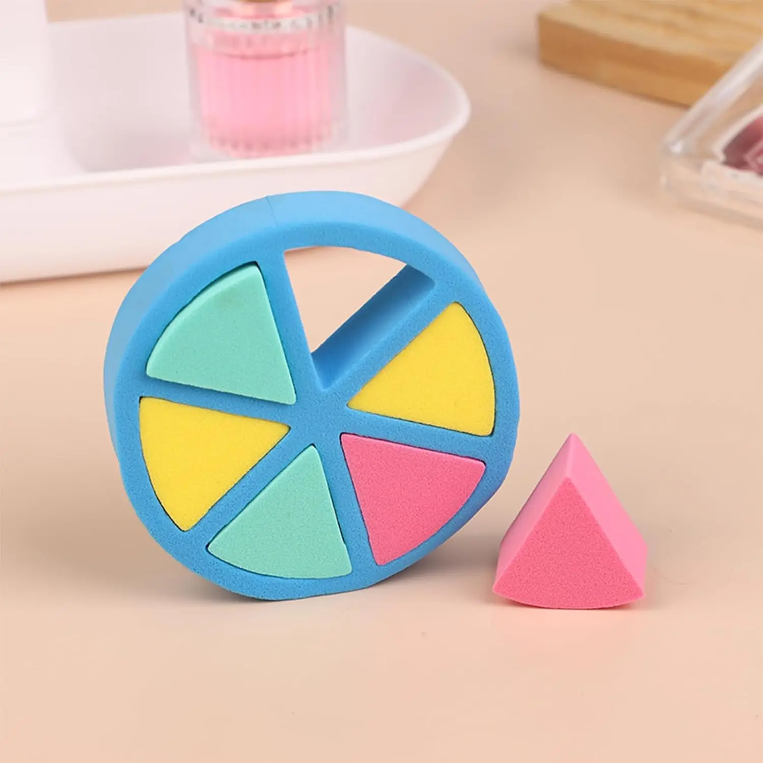 8 قطع من أسافين أدوات توزيع المكياج الصغيرة، إسفنجة مكياج مثلثة لكريم الأساس