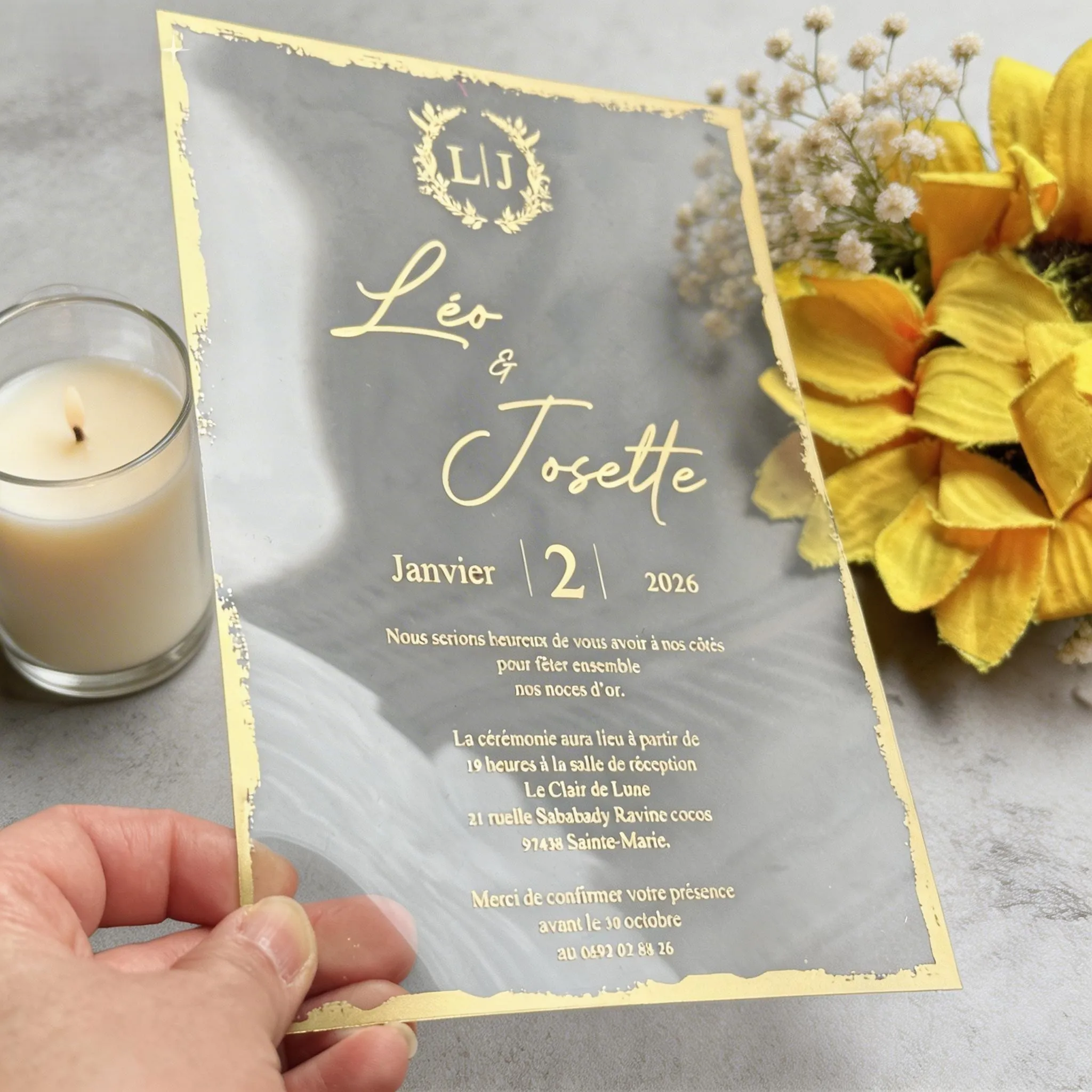 

30 шт. персонализированных складных прозрачных ПВХ-карточек с золотым тиснением, пригласительные открытки, приглашения на свадьбу/праздник