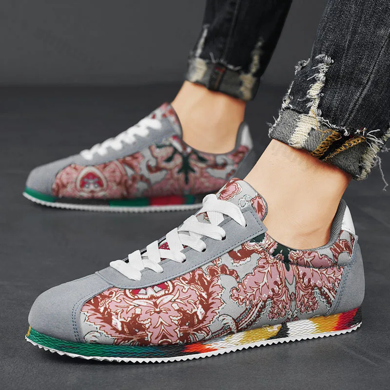 Men Casual Shoes New 2025 Men's Yellow Sneakers Fashion Graffiti Printed Fabric Men Sneakers Comfort Lightweight Flats Shoes view 4
