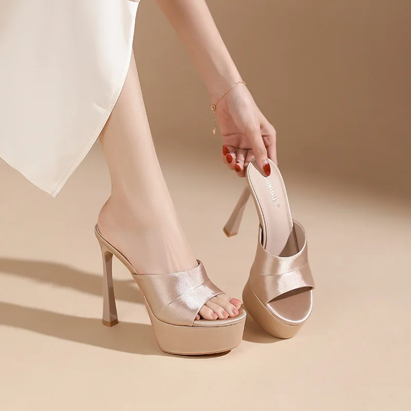 

Fashion High-heeled Slippers Women French Temperament Round Head Slippers