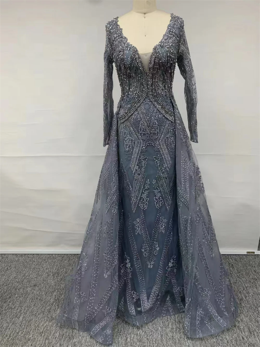 2024 New Womens Dress Sexy V-neck Long Sleeves Tailed Evening Elegant Dresses Luxury Mermaid Evening Dresses Gowns HO1826