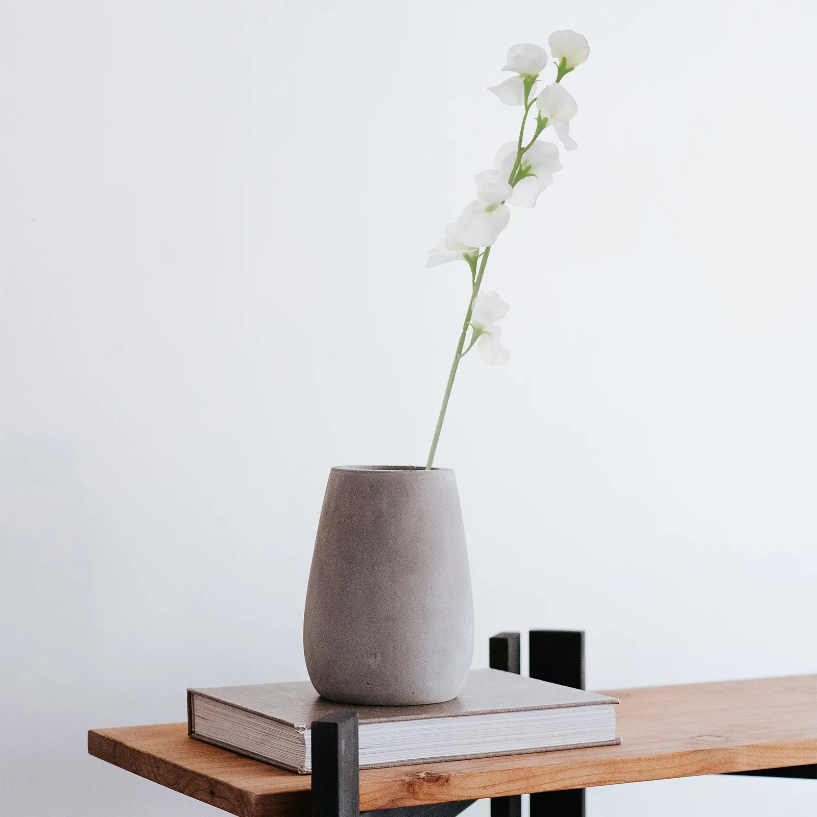 

Simulation Pea Blossom Decorative Flower Fake White Stem Branch for Home Wedding Farmhouse Decor Romantic Atmosphere Handmade