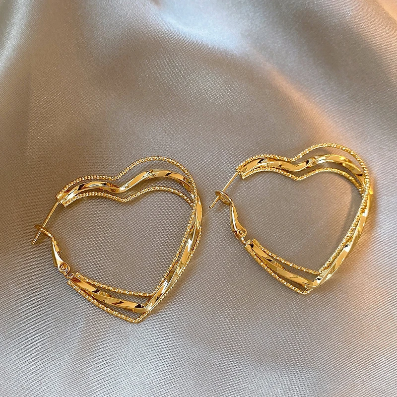 Dreischichtige Metall-Herzform-Ohrringe in Goldfarbe für Damen, 2025 Neuer Trendschmuck, Weihnachtliche Süße Ohr-Accessoires – Detail 8