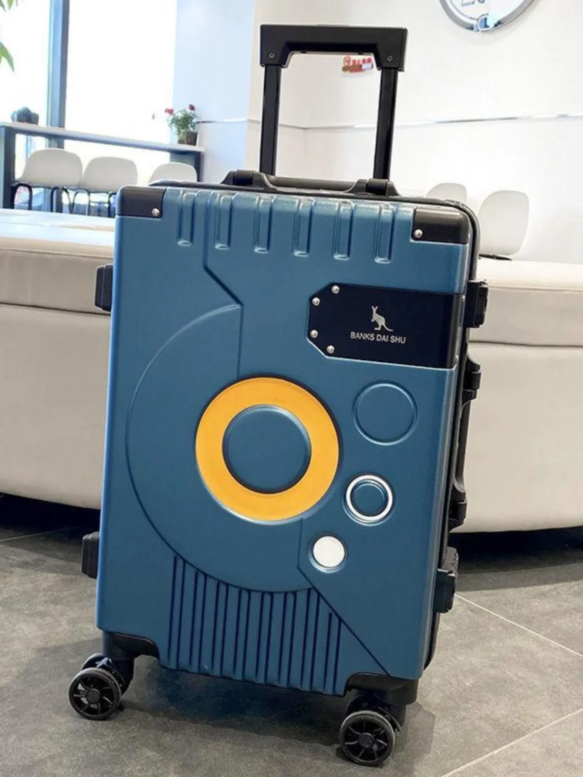 durable-aluminum-frame-luggage-bag-unisex-travel-suitcase-with-pull-rod-strong-and-reliable-bank's-kangaroo-brand-new-model