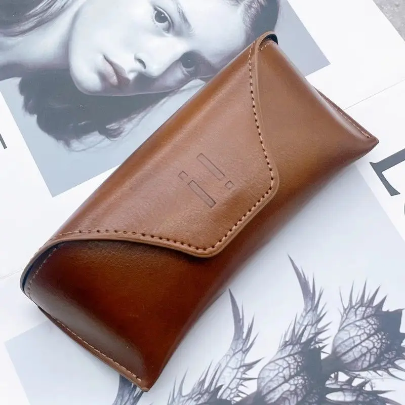 حقيبة نظارات شمسية كلاسيكية للرجال والنساء، حافظة نظارات صلبة محمولة من جلد البولي يوريثان مقاومة للضغط، صندوق تخزين معلق للرقبة