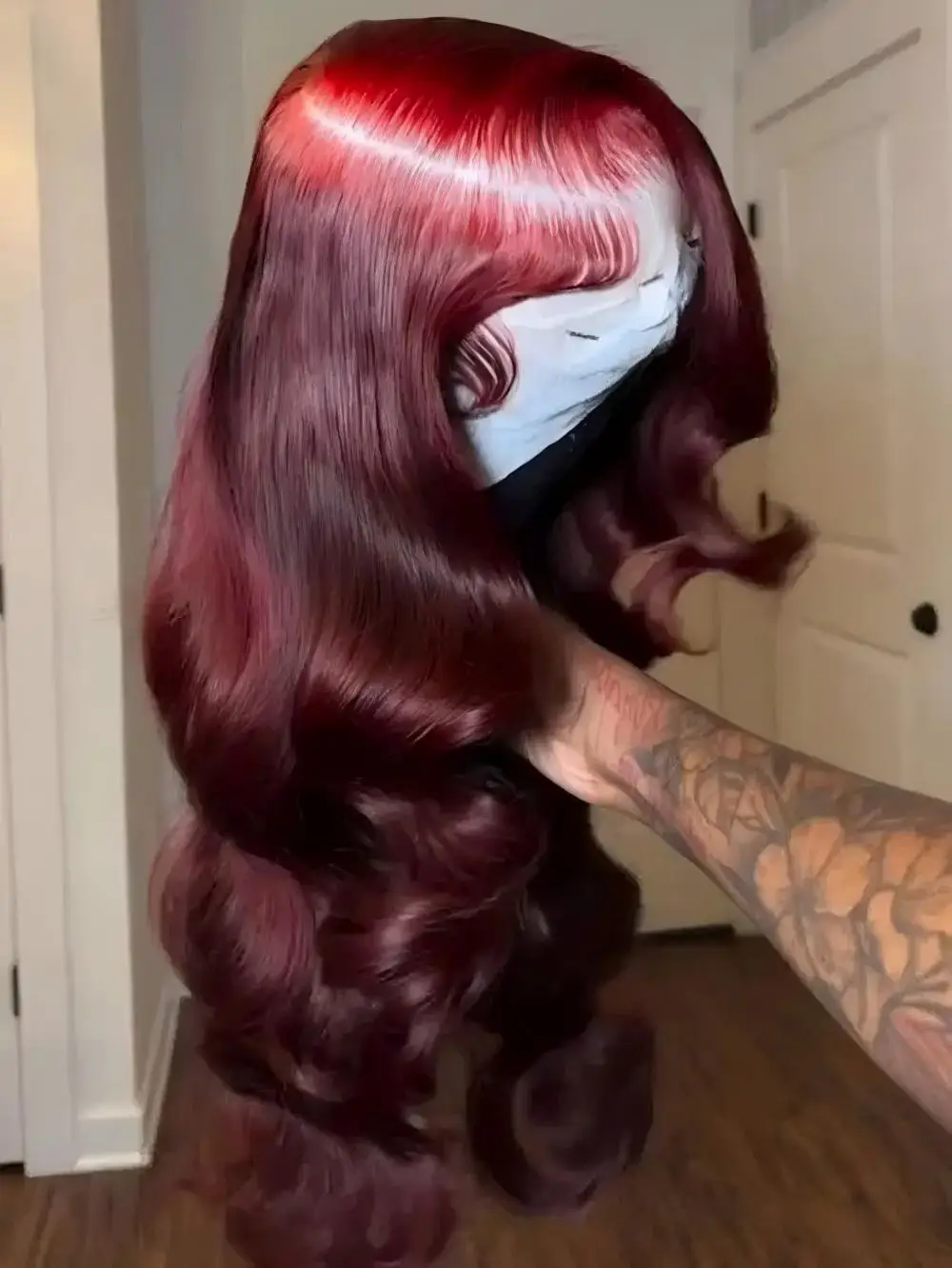 

32-дюймовые парики из натуральных волос с HD-кружевной передней частью, цвет 99J бордовый, 200% плотность, 13x4, с эффектом Body Wave, для женщин