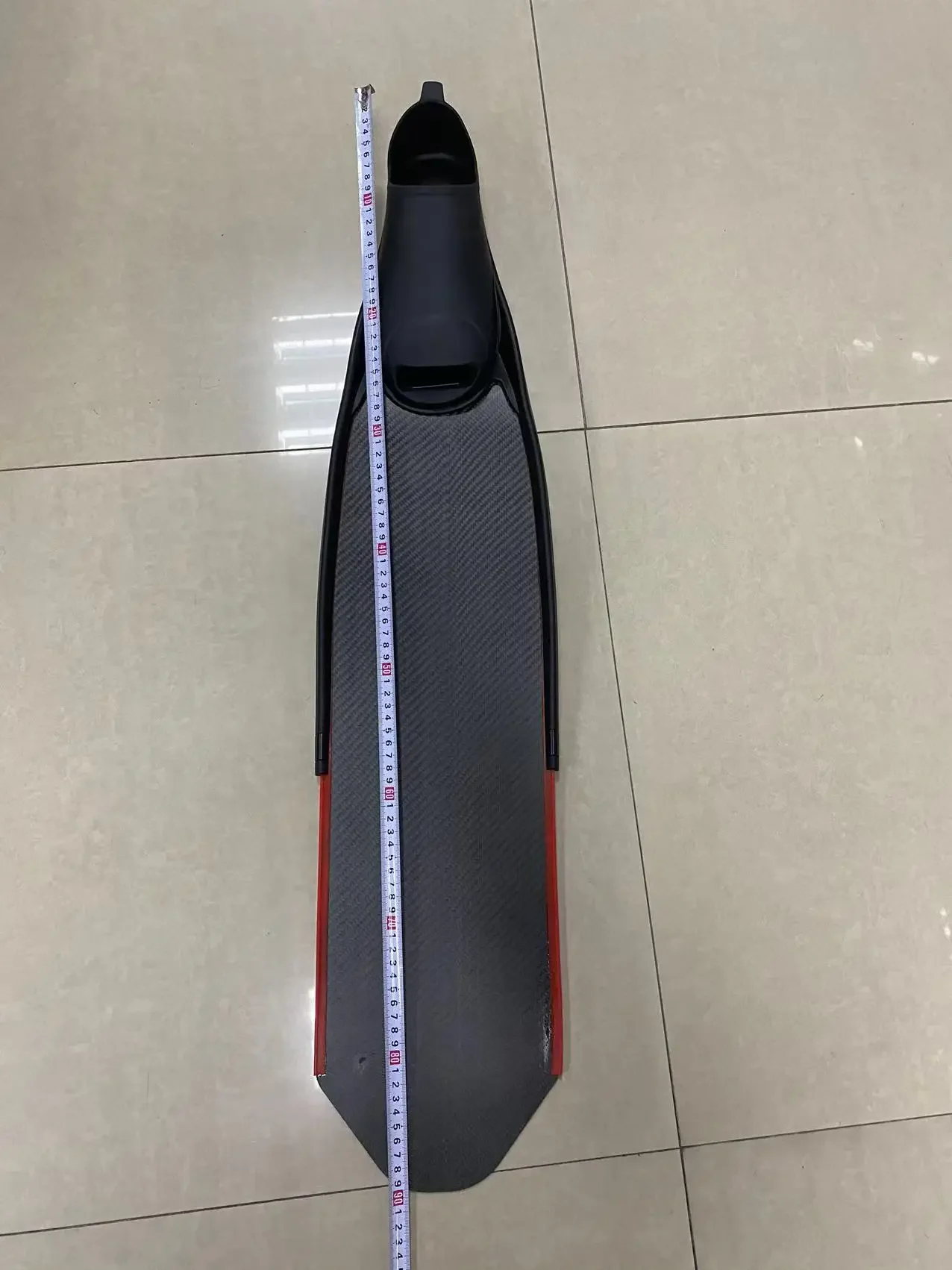 زعانف طويلة جديدة مخصصة من ألياف الكربون زعانف غوص من ألياف الكربون متوازنة جيدةًا