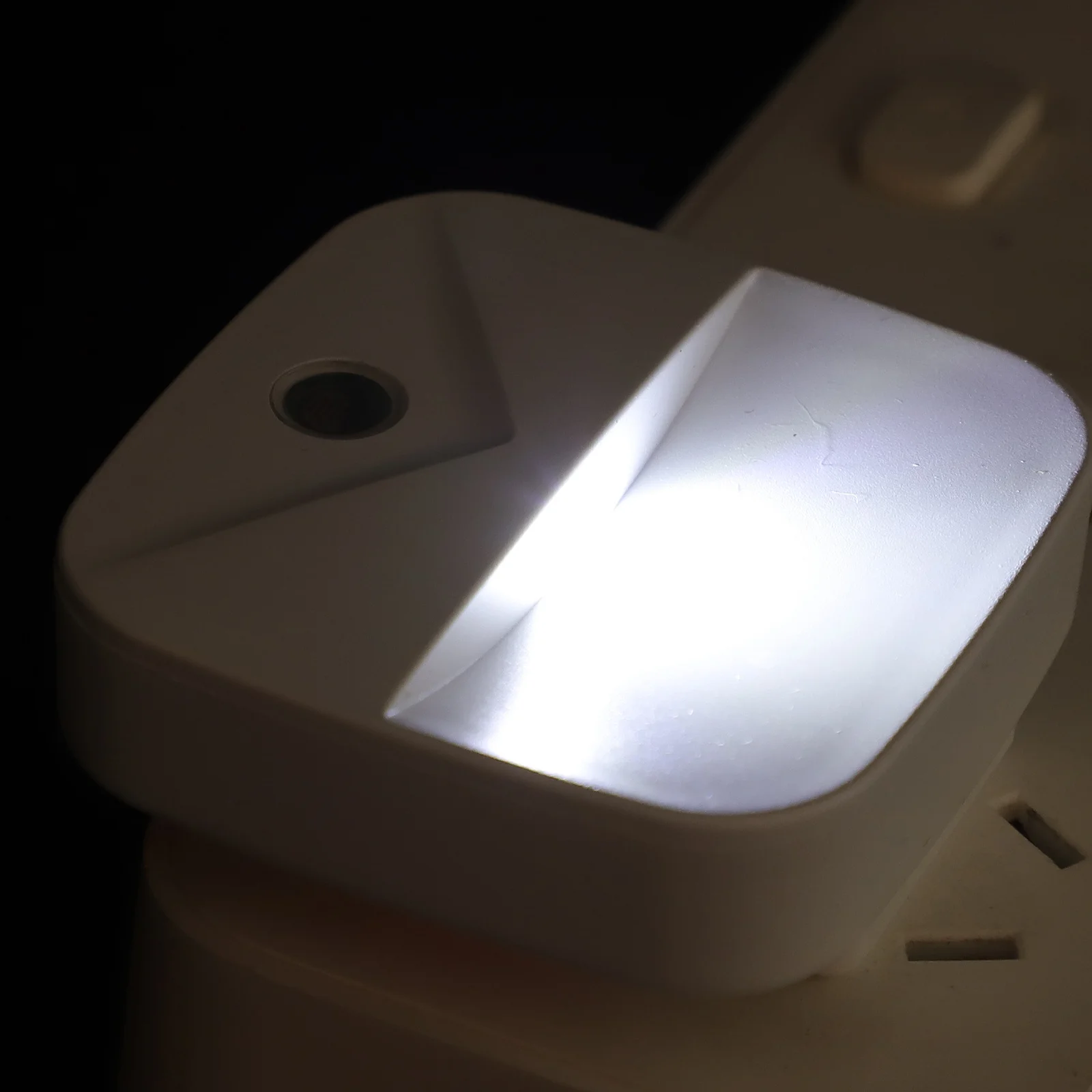 3 قطعة أضواء ليلية بمستشعر ABS مادة صغيرة الحجم أوتوماتيكية على إيقاف المكونات في مصباح الليل لغرفة النوم وغرفة المعيشة بجانب السرير LED