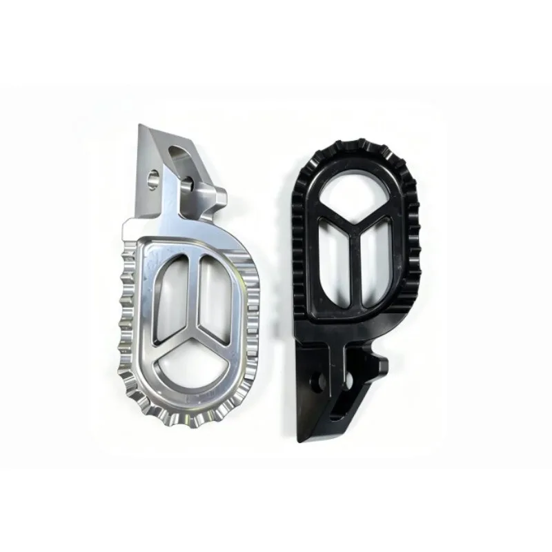 Wide and lengthen off-road pedal, suitable for polar bees, hollowed-out sand discharge and anti-skid modification parts