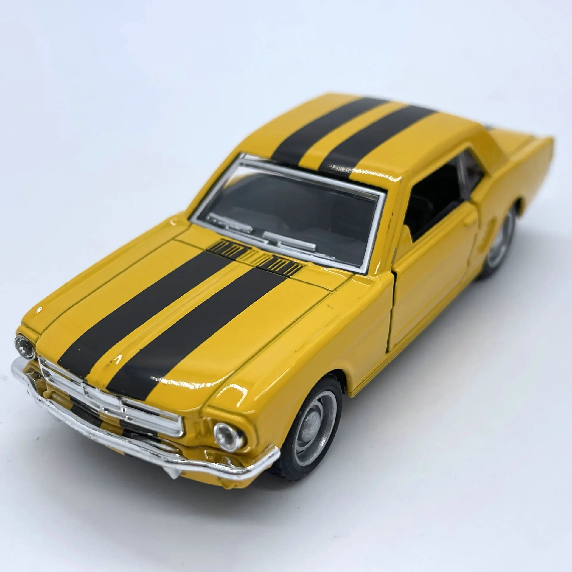 1:32 Legering Klassieke Auto Speelgoed Simulatie Retro Dubbele Deur Trek Auto Klassieke Auto Kinderen Speelgoed Inertie Auto Desktop Decoratie