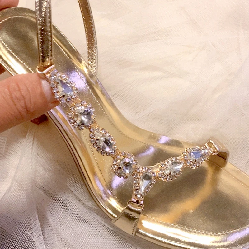 2024 Blingbling strass sandali dorati donna estate tacchi a spillo alti scarpe da donna eleganti sandali da passerella con cinturino posteriore