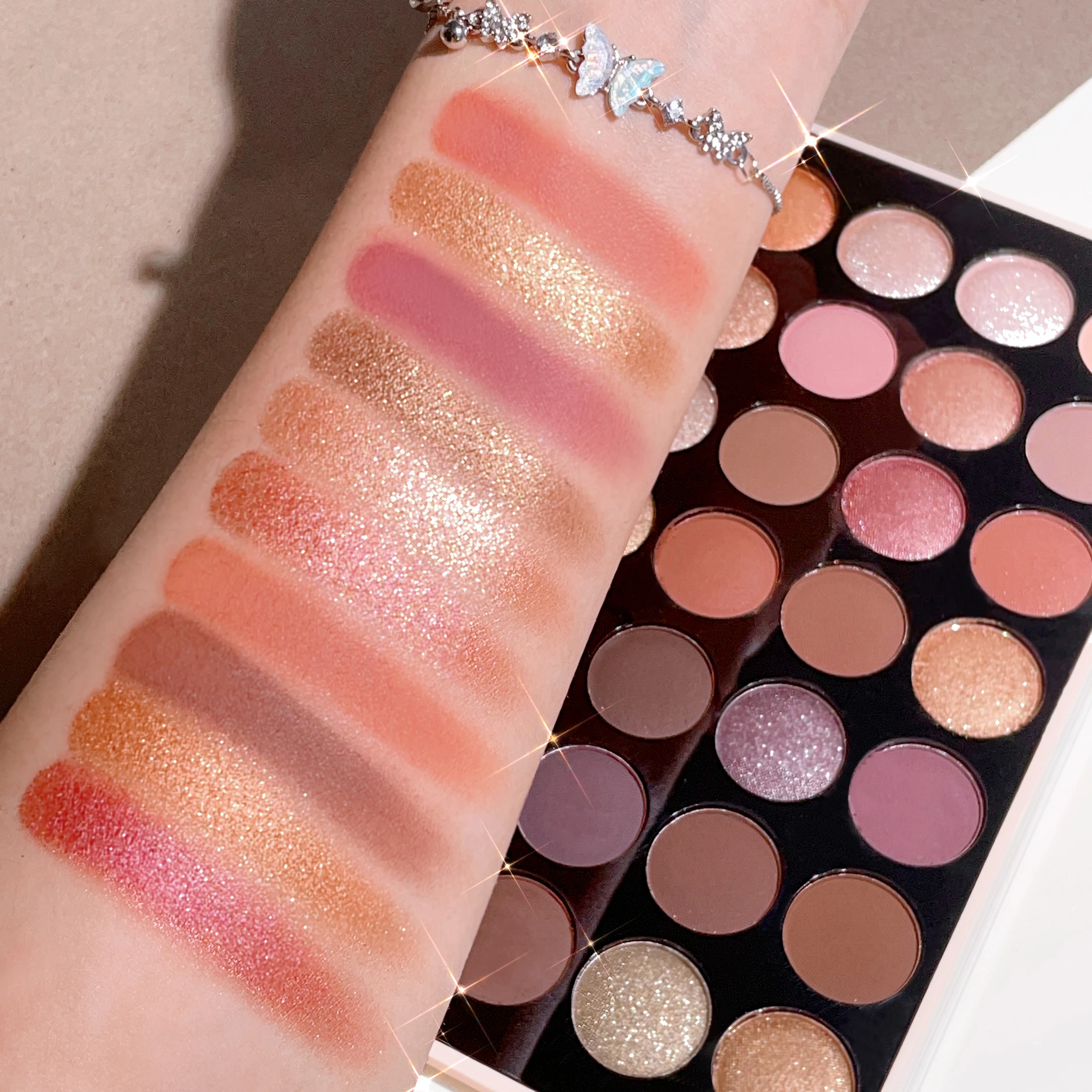 28-farbige matte Lidschatten-Palette, perlmuttartiges Glitzer-Make-up, wasserfest, langlebig und einfach zu färben, mehrfarbiger Lidschatten