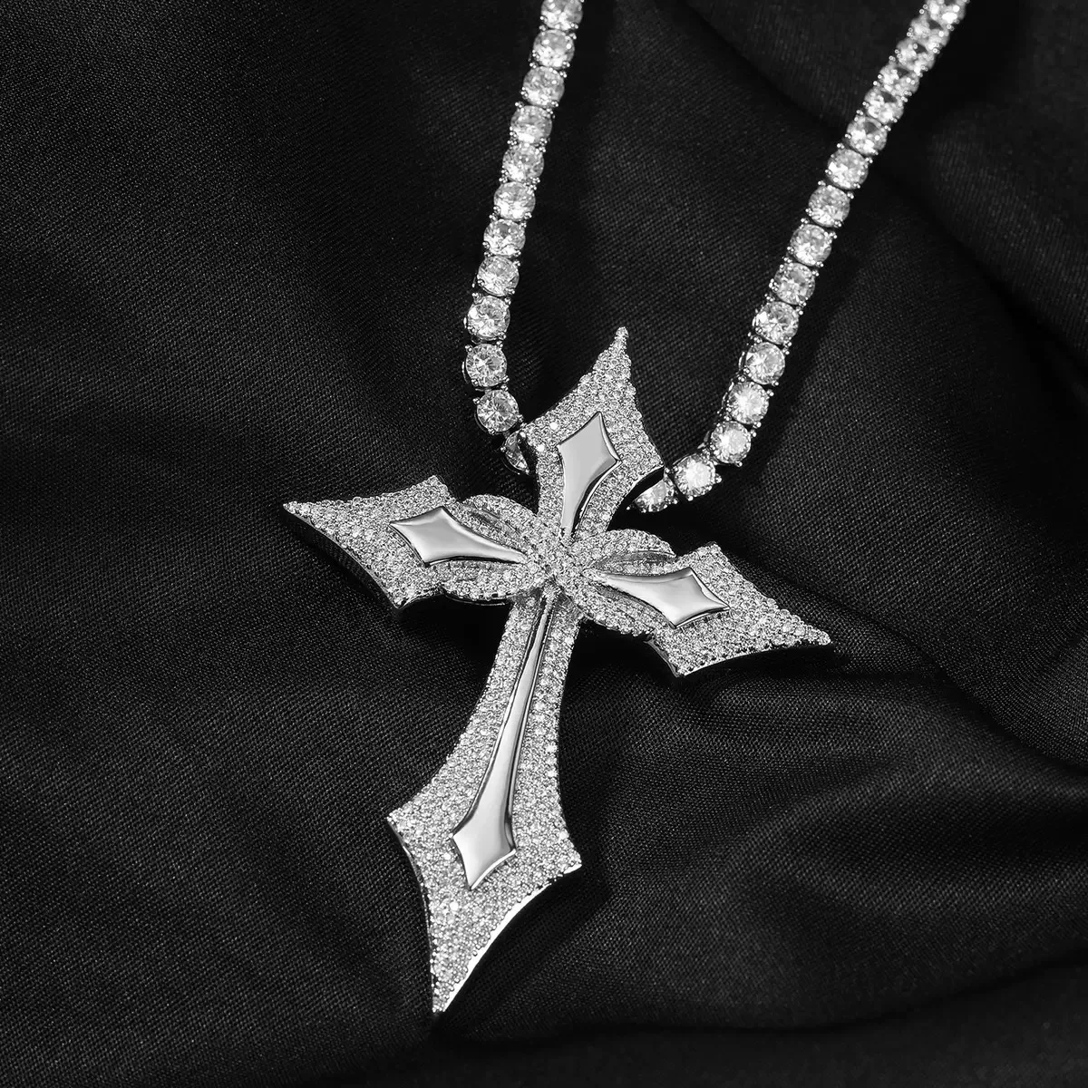 mst-bling-トレンディなアイスブレードクロス高品質ペンダント多用途鎖骨チェーンネックレスファッショナブルなアクセサリーすべての人に最適