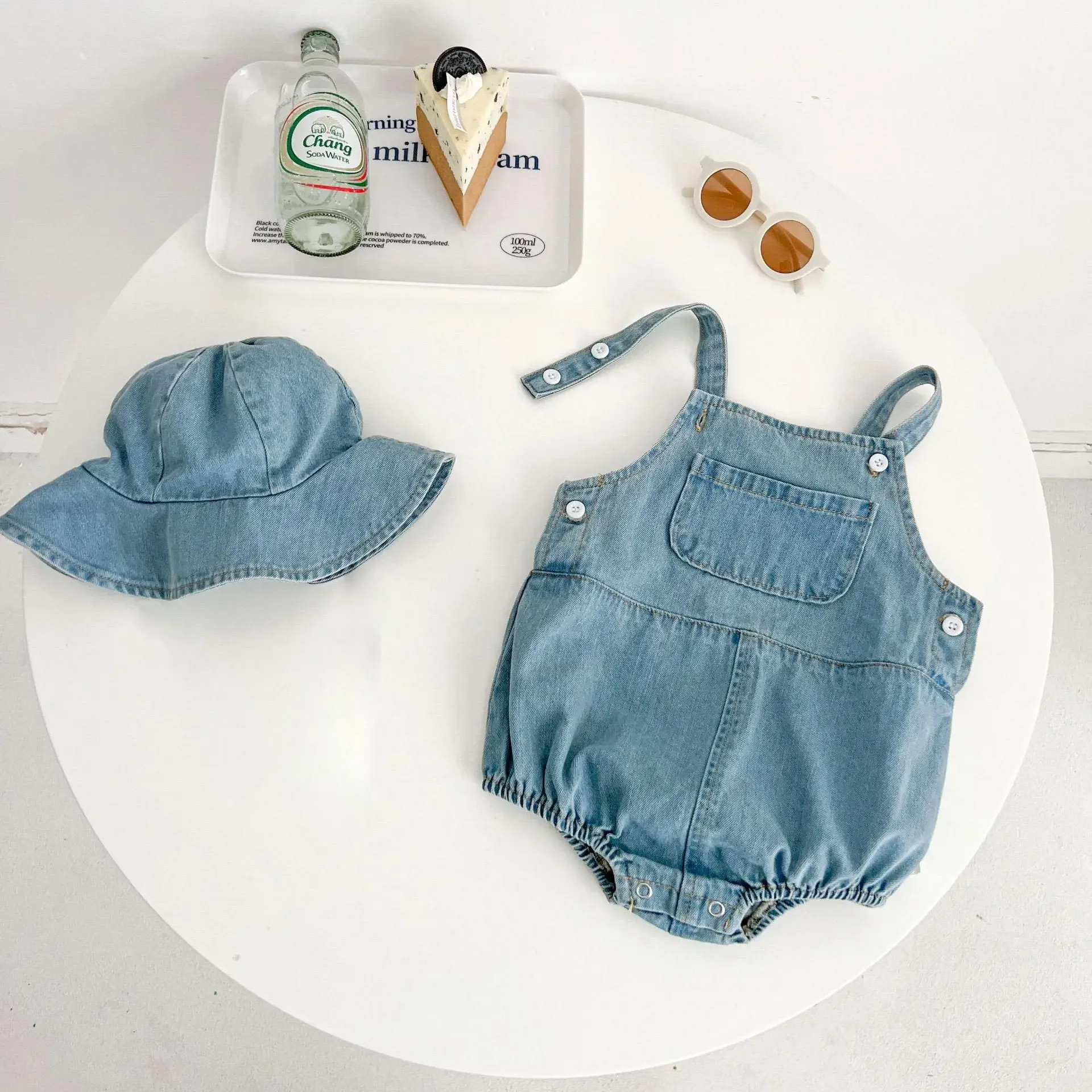 

Korean Version of Baby Summer Climbing Clothes 2023 Boys and Girls Thin Triangular Denim Overalls Foreign Style Romper Free Hat