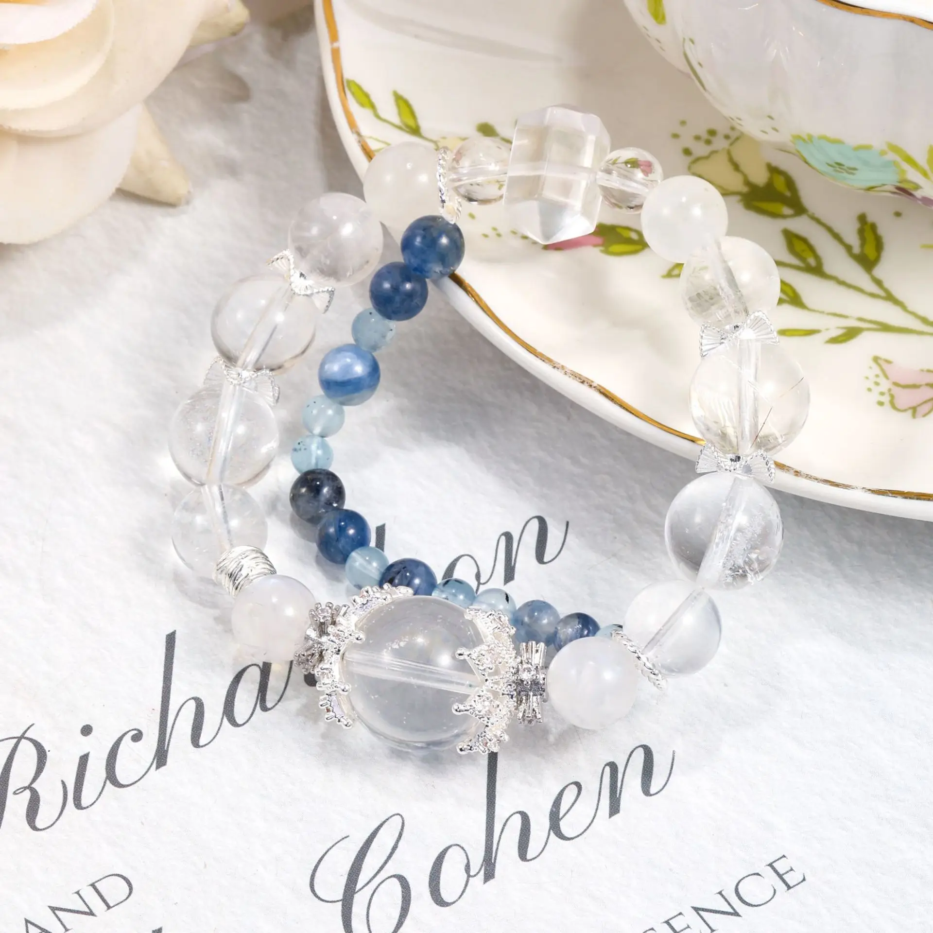 

Aoguang Natural Sea Treasure Milk Blue Moonlight White Ghost Crystal Bracelet Gift Lucky Hand String
