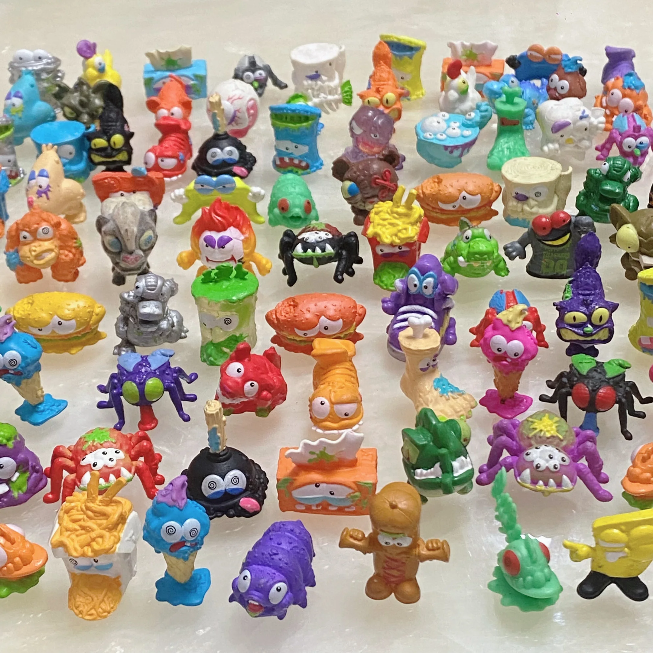 Cartoon Anime Trash Dolls Action Figures 3CM Plastic Model Capsule