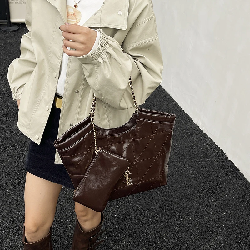 

Elegant Women's Leather Classic Shoulder Bag Luxury Designer Fashion Crossbody Tote Handbag For Everyday Lifestyle