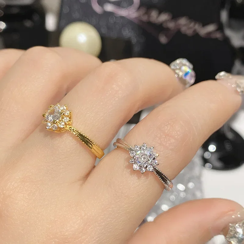 

MDLFES Moissan Diamond Style Sunflower Ring Women's Gold Plated Faux Moissan Diamond 0.5Ct Everyday Wedding Ring