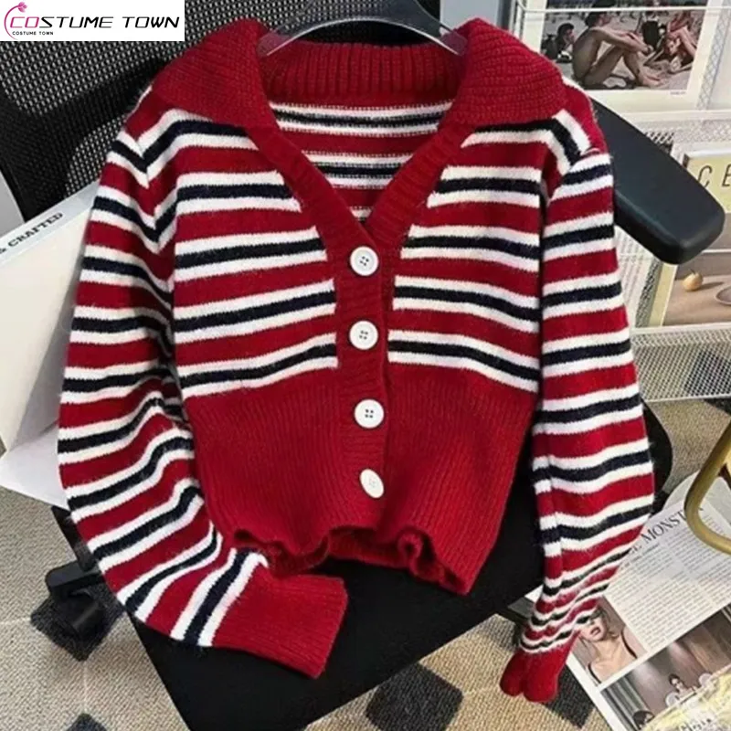 

2024 Autumn/Winter American New Fashion Striped V-neck Knitted Sweater Trend