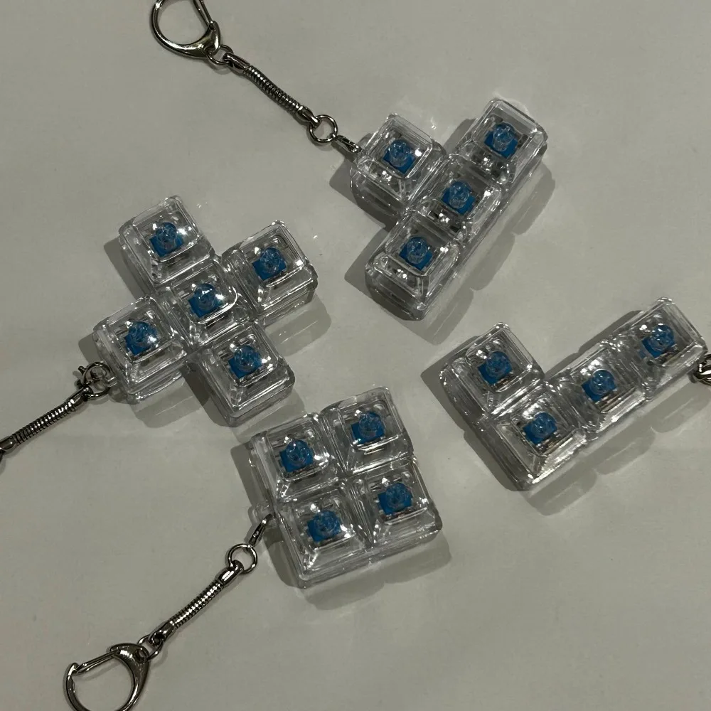New 4/5 Keys Finger Keyboard Button Keycap Stress Relief Fidget Keychain Gadget Pass The Time Decompression Keychain Adult