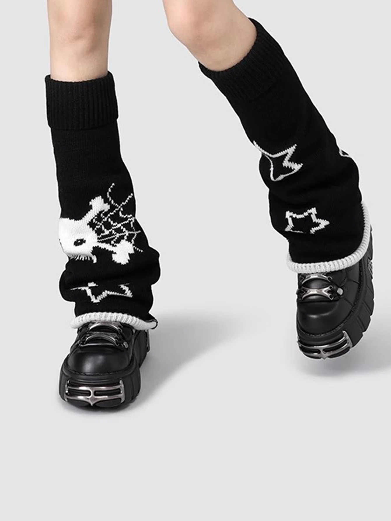 Vintage Autumn Winter Japanese Skeleton Element Leg Warmers Subculture Y2k Slimming Student Pile Socks Front and Back 2 Wearing