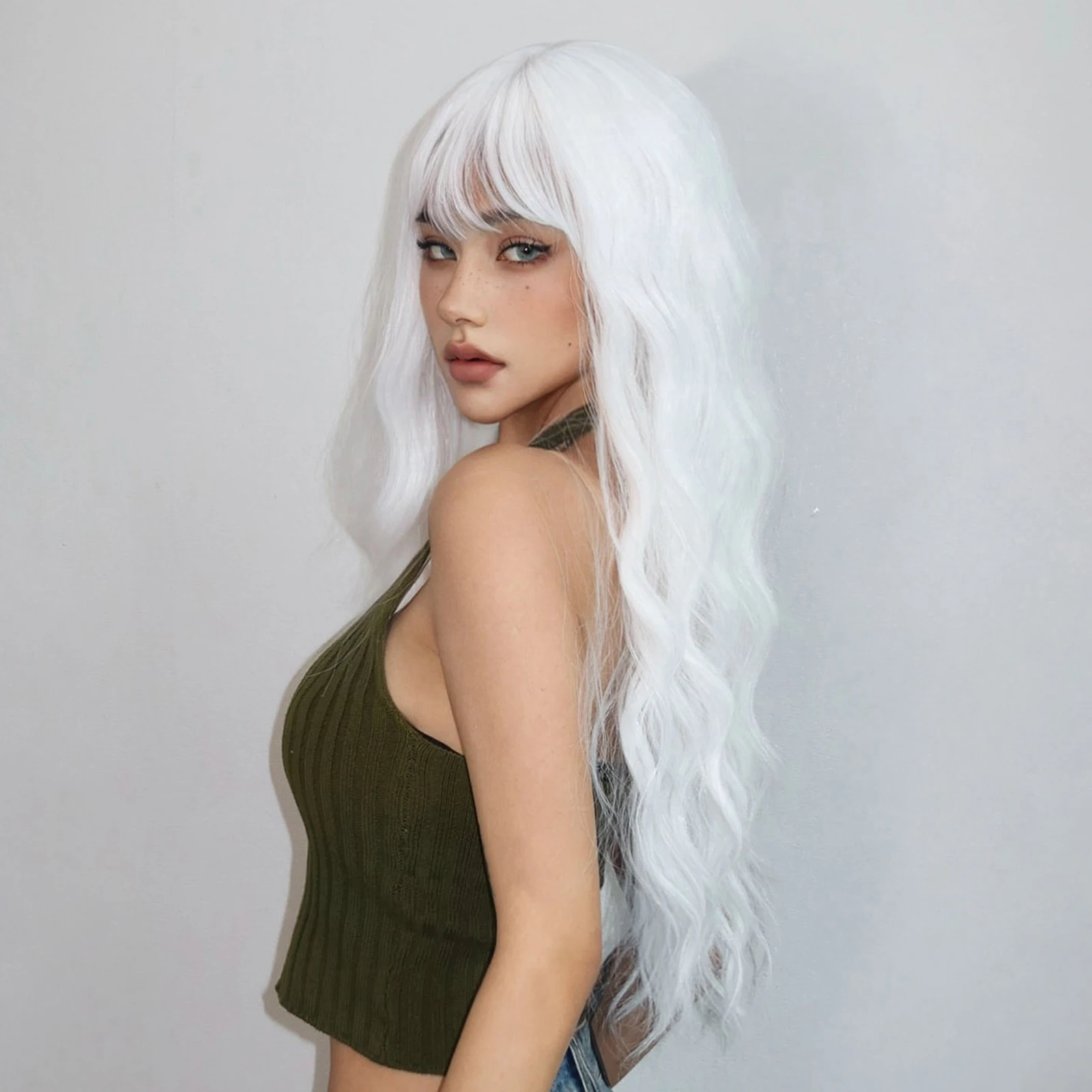 Lange lockige weiße Platin-Synthetik-Perücken mit Pony für Frauen, Afro-Cosplay, Lolita, gewellte Perücke, natürliches Haar, hitzebeständig, für den täglichen Gebrauch – Detail 8