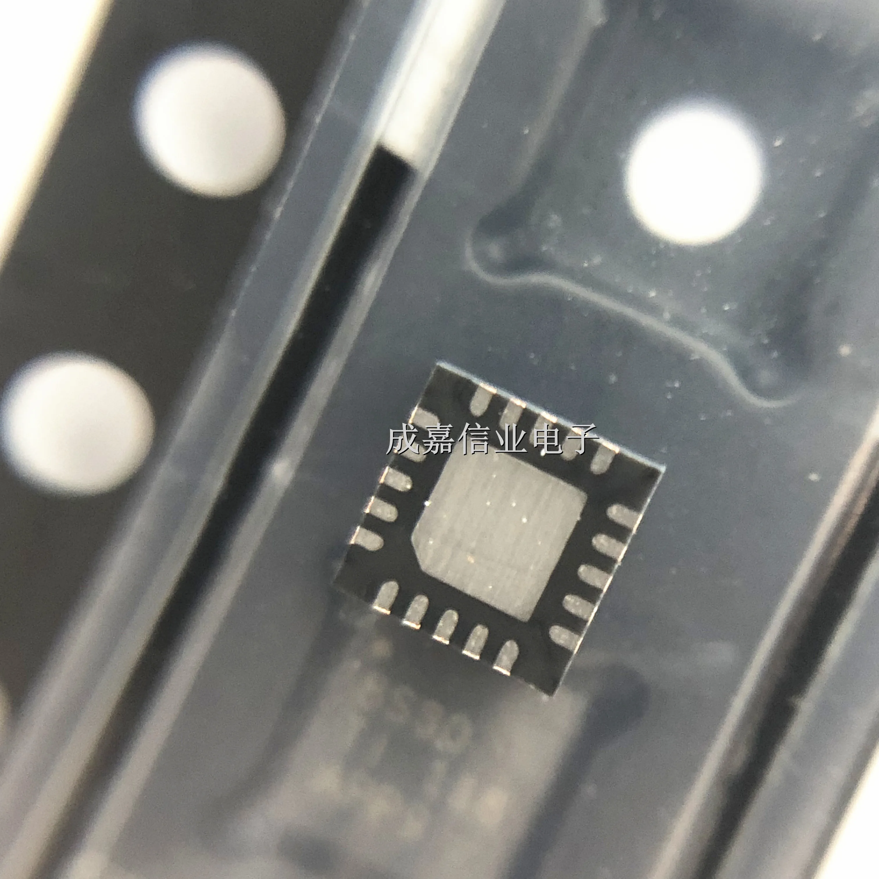 10pcs/Lot TPD8S300RUKR WQFN-20 MARKING;8S30 ESD Protection Diodes / TVS Diodes Operating Temperature:- 40 C-+ 85 C