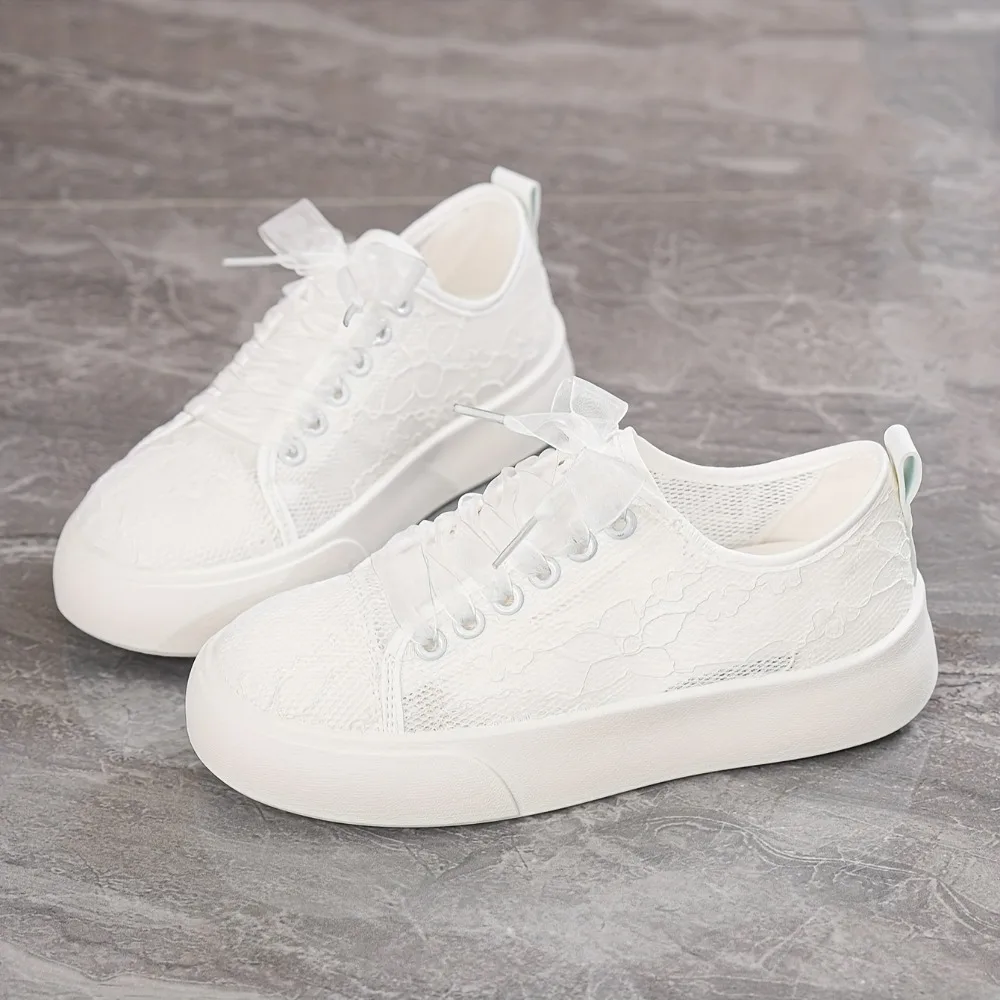 여성 여름 패션 신발 새로운 메쉬 캐주얼 운동화 절묘한 신발 끈이있는 편안하고 통기성 스포츠 신발