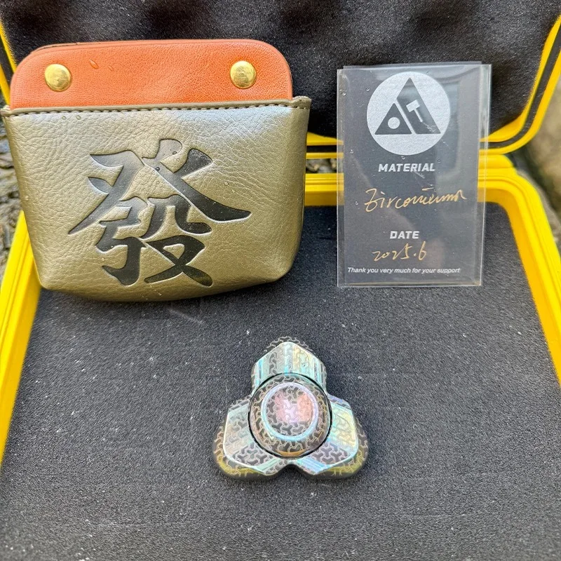 TIER I Feather Spinner Tre strati Fidget Spinner EDC Giocattoli antistress Fidget Spinner Allevia l'ansia