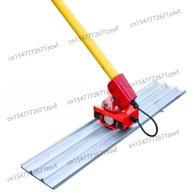 Concrete vibration scraping ruler Concrete trowel collects light, floor and pavement vibration and beating trowel
