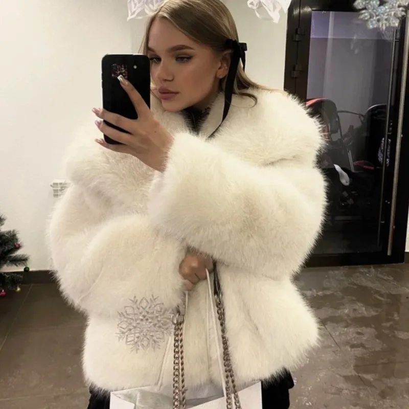 

2026 Streetwear Fashion Faux Fur Coat Women's Lapel Long Sleeve Loose Plush Thick Imitation Fox Fur Jacket Winter New Outerwear