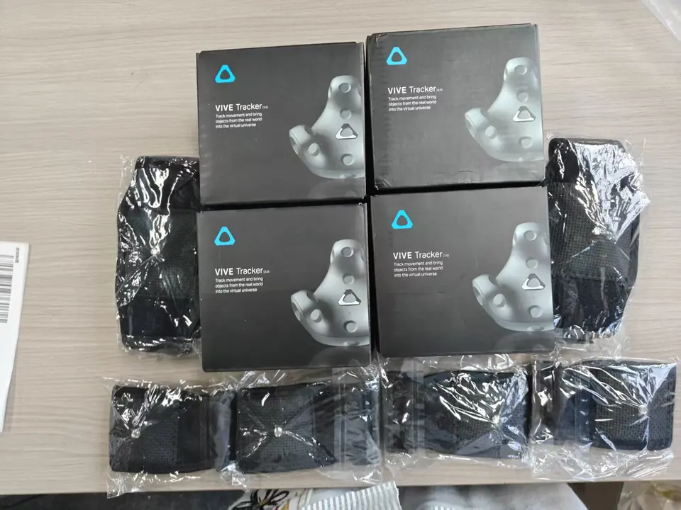 HTC VIVE Base Station 1.0 & 2.0 + Tracker 3.0 Bundle