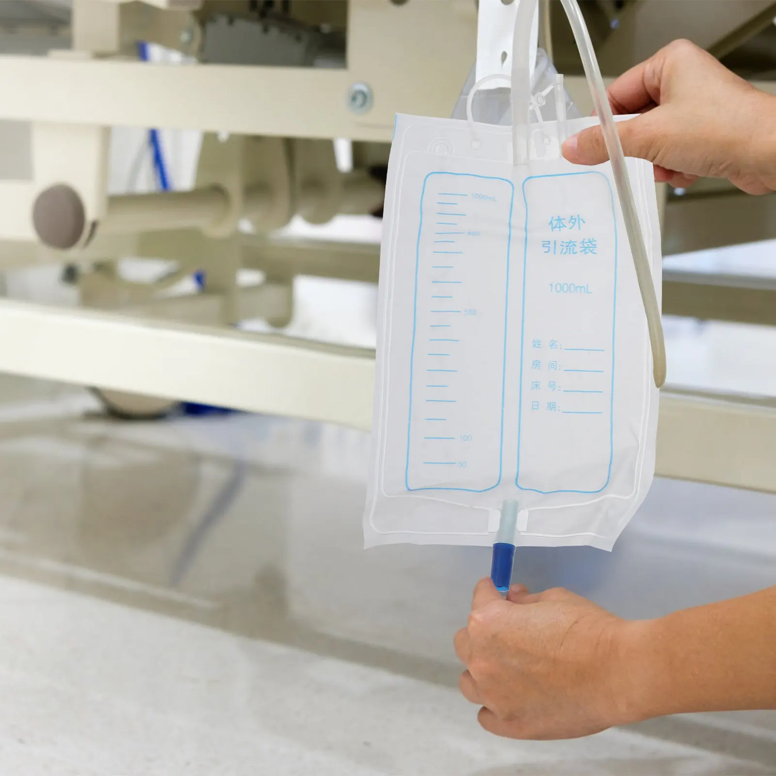 Soft Flexible Silicone Urine Bag with Backflow Prevention Clear Graduated Drainage Bag for Male Urinal Use Urine