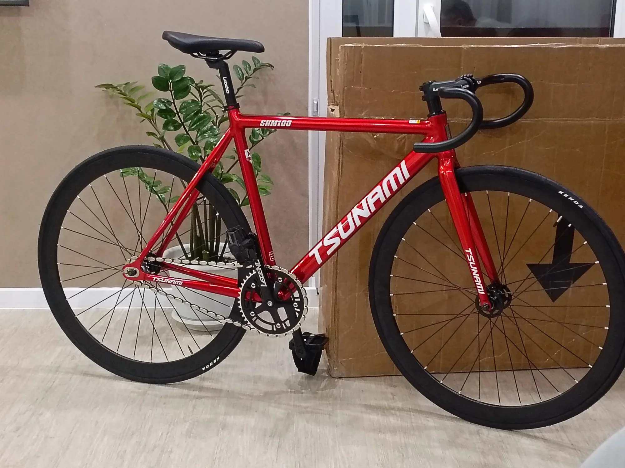 ピスト固定ギアバイク津波トラックシングルスピードレーシング自転車