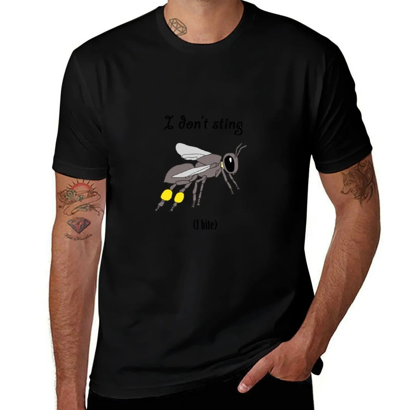 I don't sting (I bite) (smaller design) T-Shirt Plus Size Short Sleeve T-Shirt