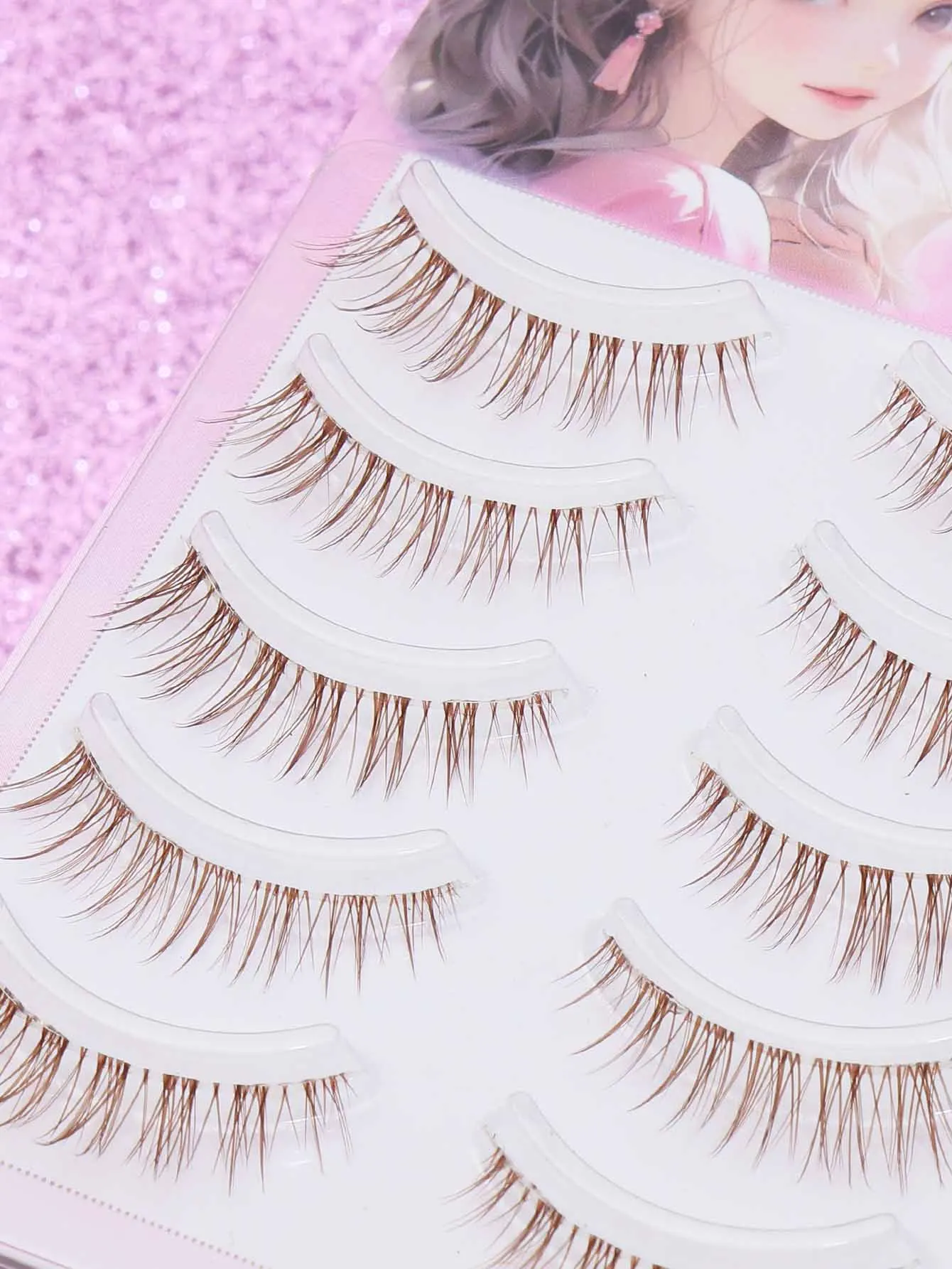 5쌍 브라운 속눈썹 인조 밍크 속눈썹 날개형 끝 눈길을 길게 만들어주는 속눈썹 자연스러운 긴 만화 속눈썹 가짜 속눈썹 메이크업