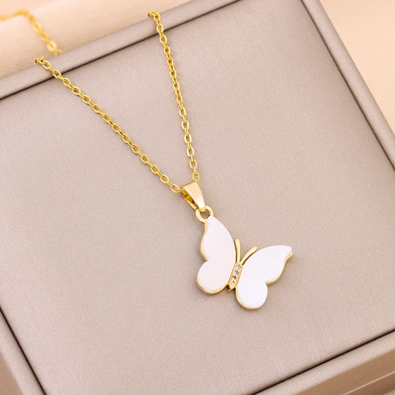 Collares con colgante de mariposa blanca para mujer, cadena de clavícula femenina de acero inoxidable, dulce y Sexy, moda coreana, temperamento elegante