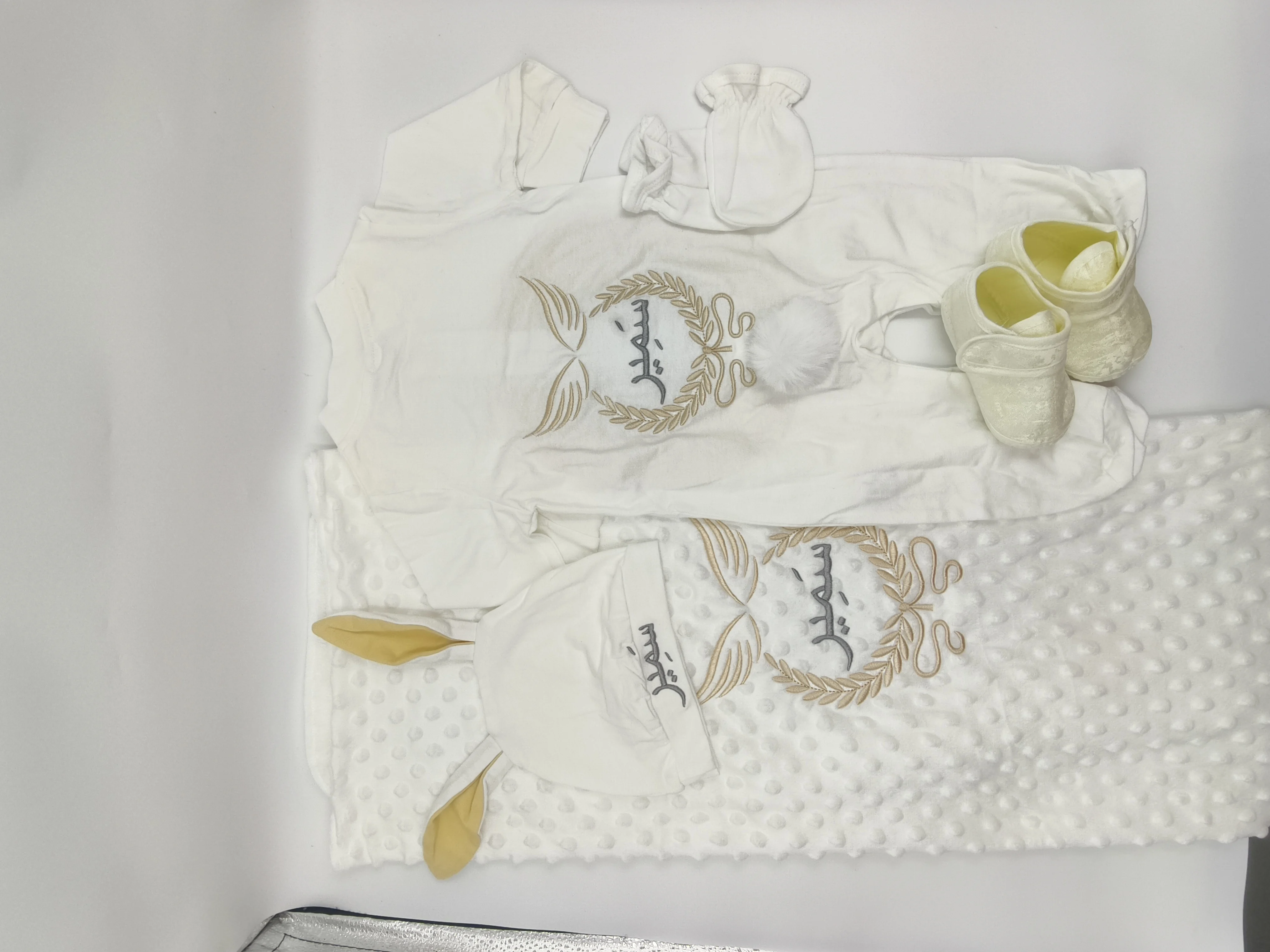 ewborn 5-Piece Baby Clothing Set Arabic Embroidery Romper with Angel Wings Soft Blanket Rabbit Ear Hat Mittens Shoes Baby Gift