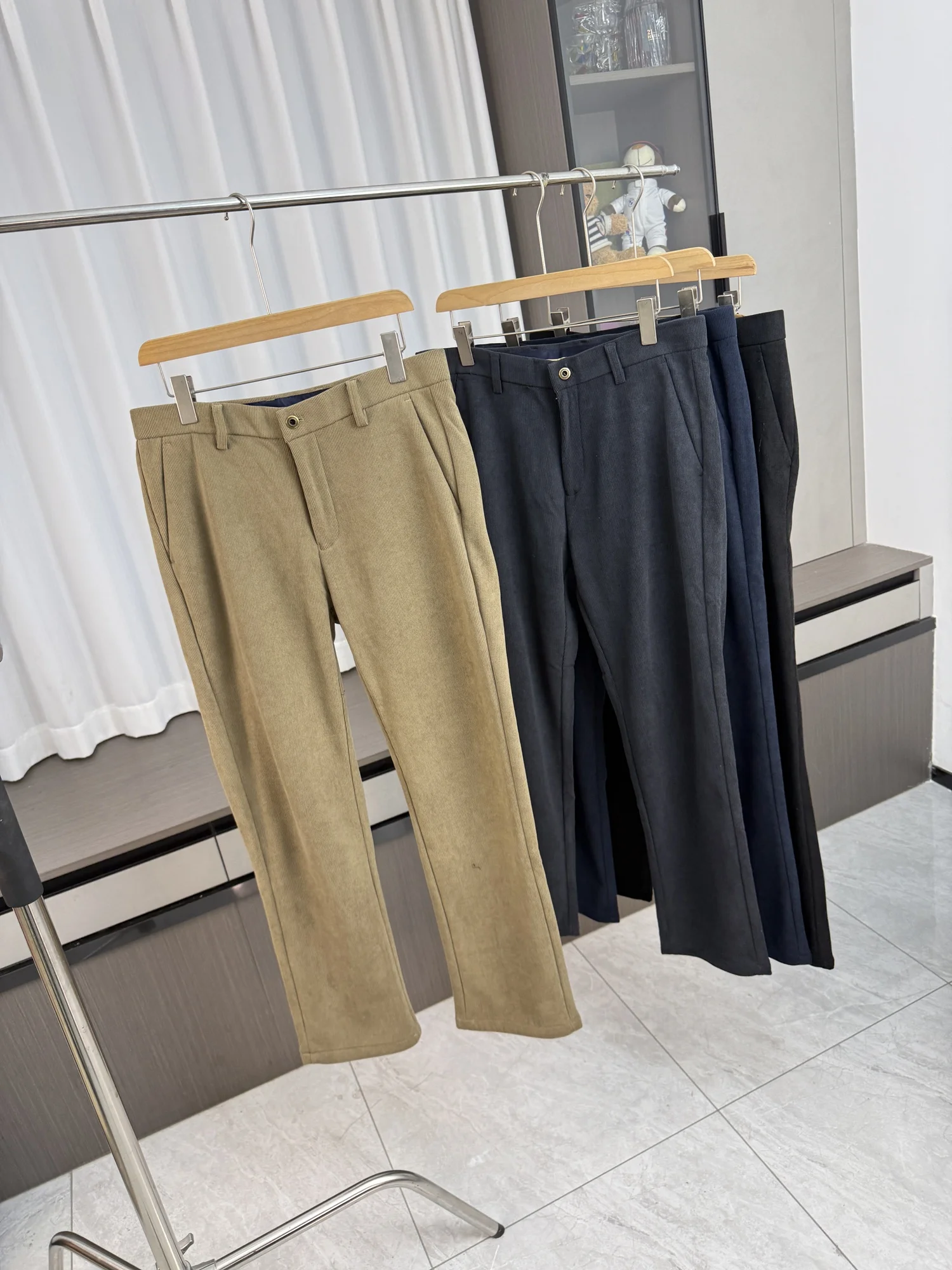 

Comfortable Thiened Corduroy Straight Leg Casual Pants Men's Winter Warm Elastic Waist Daily Wear Pure Color Faionable