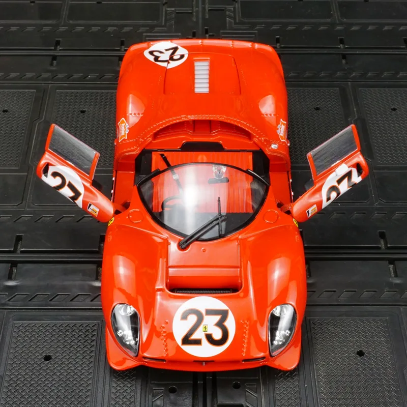 Bburago1:24Ferrari 330P4 Daytona 1967 alloy racing car model car ornaments collection front wheel can be turned to open the door