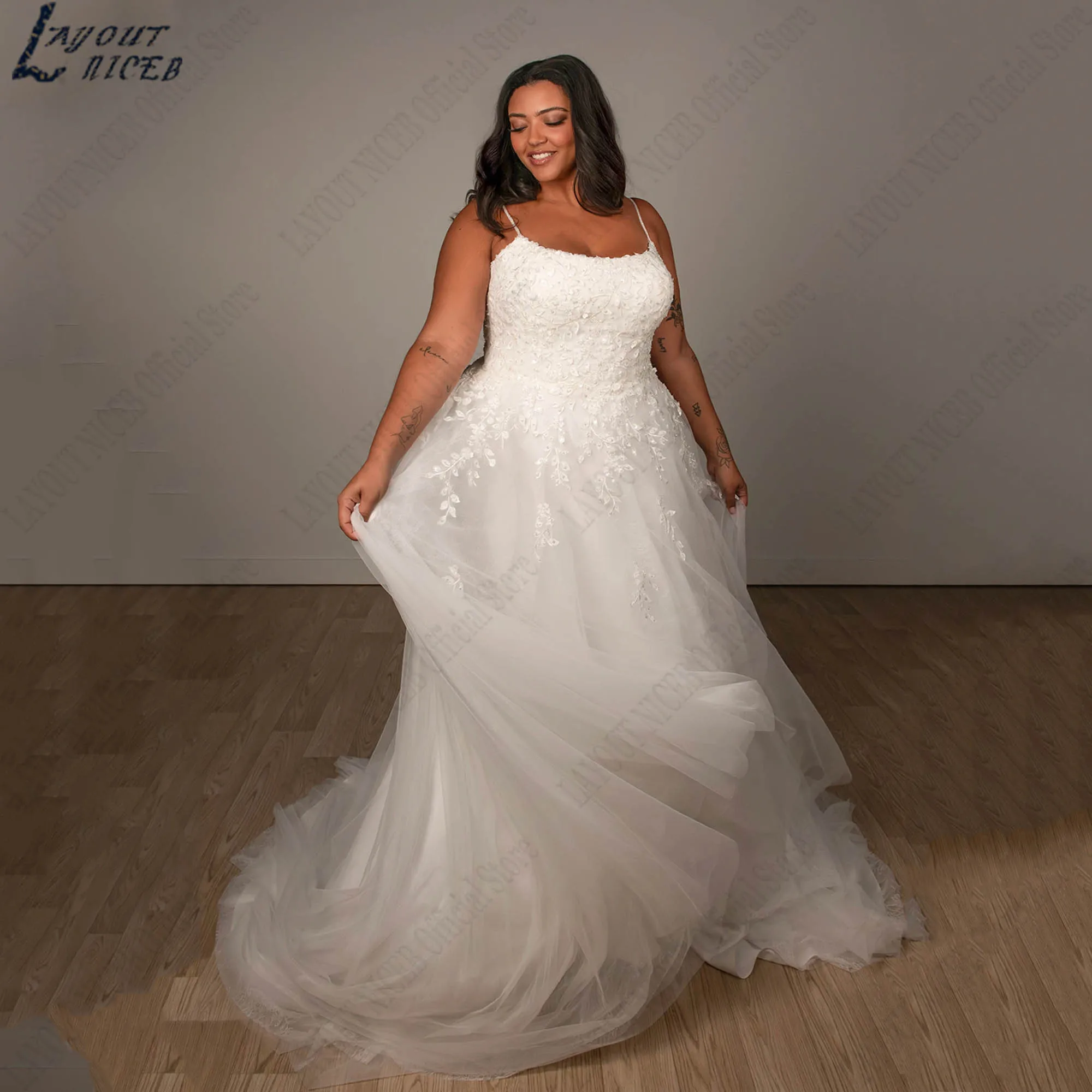 

Lace A-Line Plus Size Wedding Dresses With Spaghetti Straps Backless Bridal Gowns Sleeveless Modern vestidos de novia Customized