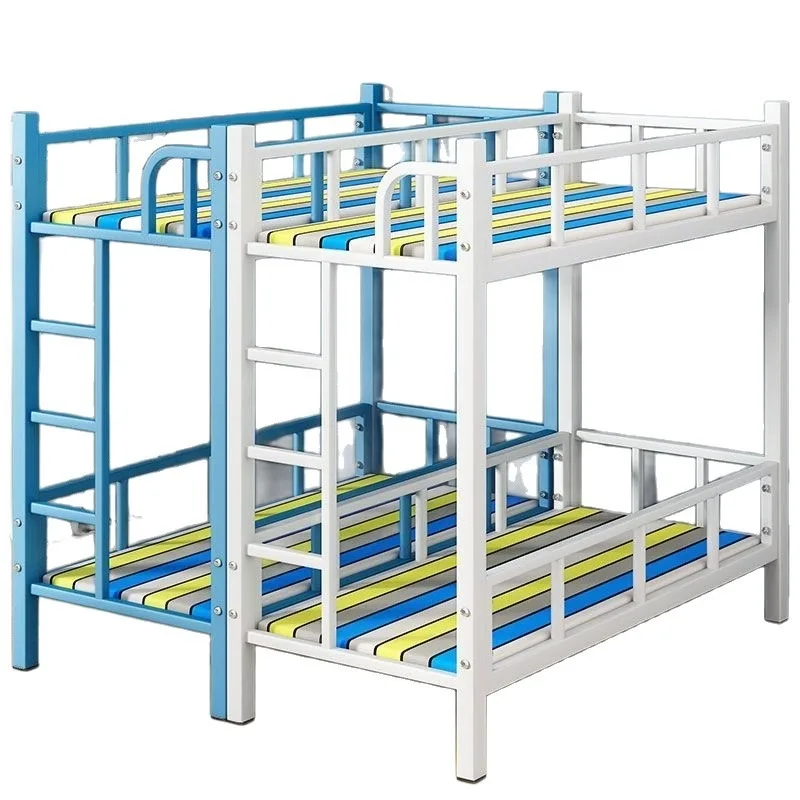 Custody class gets in and out of bed, elementary school students take a nap on a double-layer wrought iron bed