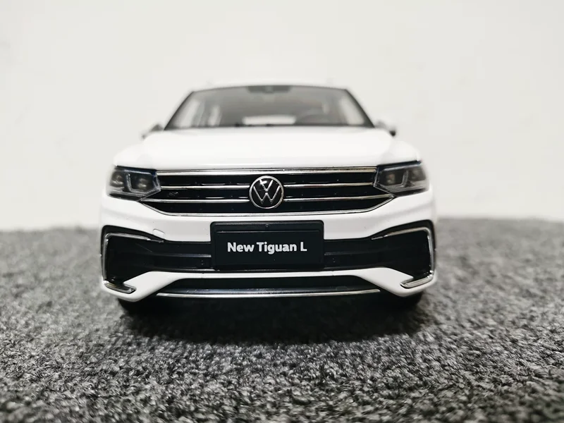 1:18 scale TIGUAN L 2022 car Model SUV Alloy Collectible Gifts Souvenir Toys