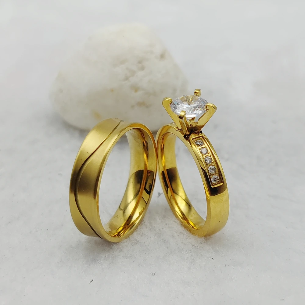 Conjunto de anillos de boda chapados en oro de 24K, joyería fina, anillos de boda de diamante Cz, conjuntos de compromiso para parejas, venta al por mayor