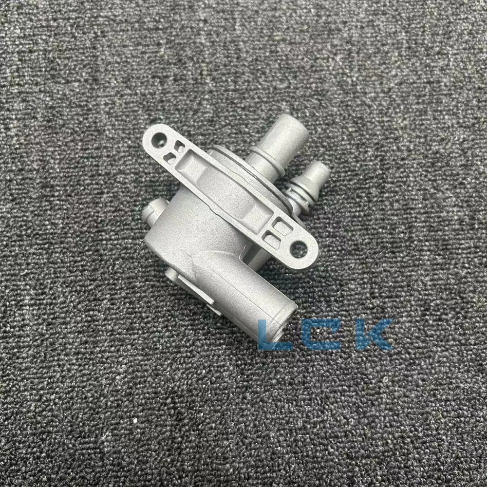 JDE38626 LR181892 LR093489 AJ200P SEPARATOR COOLANT DEGAS FOR NEW DISCOVERY DEFENDER LAND RANGE ROVER SPORT VELAR EVOQUE JAGUAR