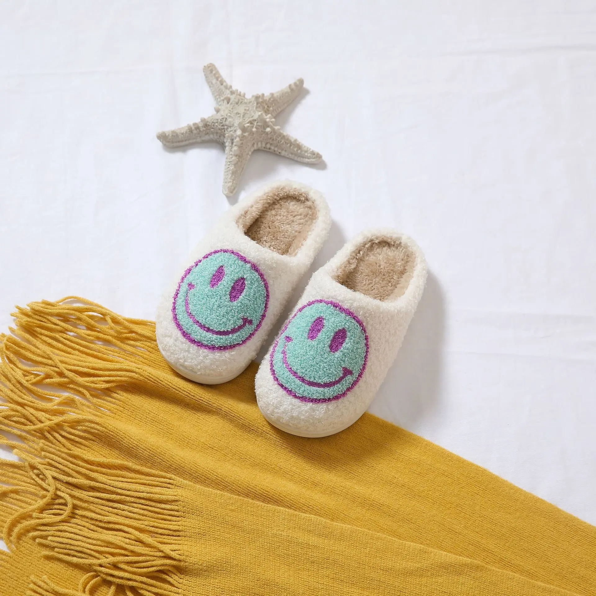 Nuova versione coreana delle pantofole in cotone smiley dei cartoni animati genitore-figlio bambini calde pantofole in cotone peluche per bambini