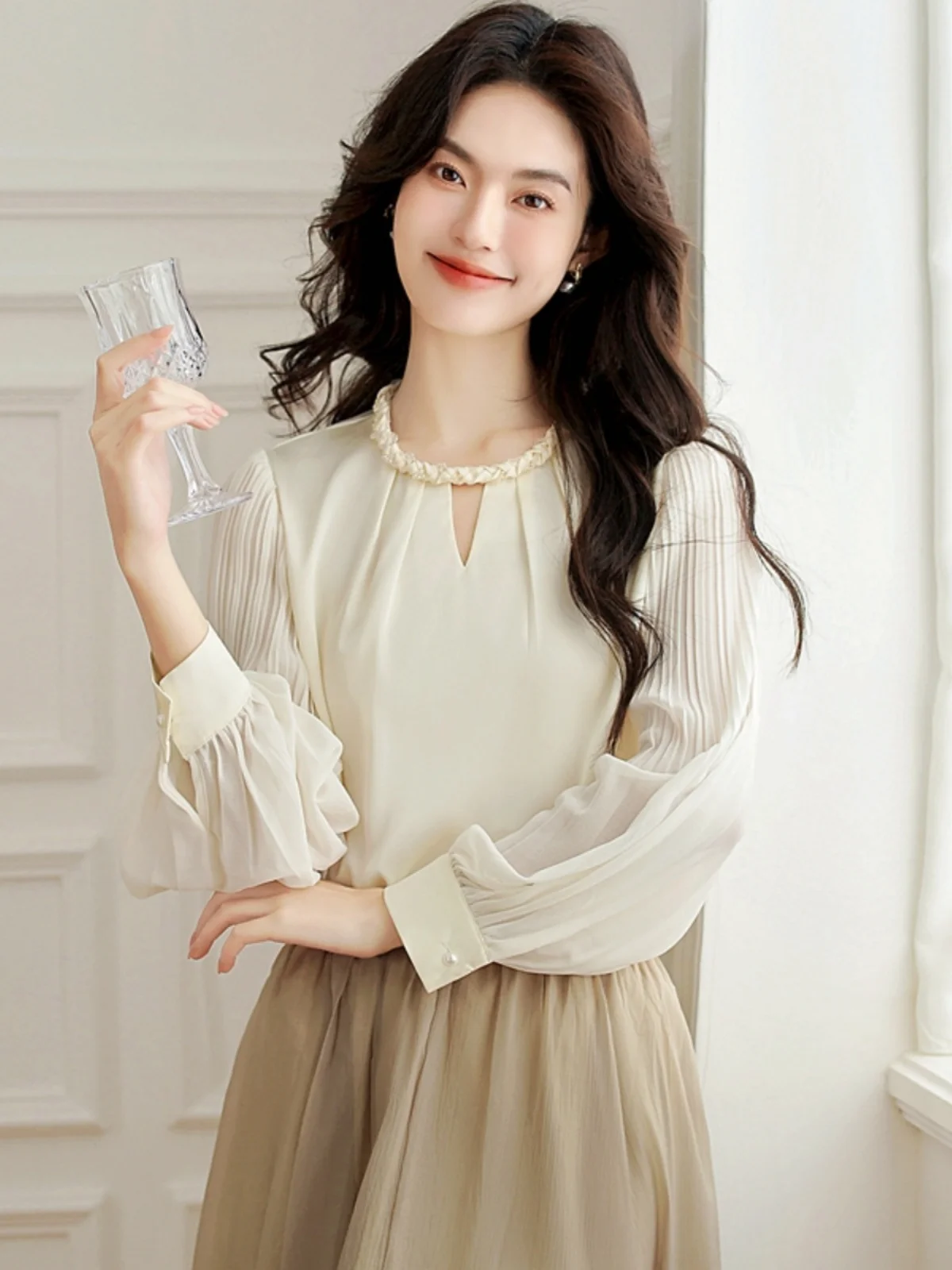 

Женская блузка-рубашка из шифона с длинным рукавом, плиссированная, мягкая, струящаяся, с эффектом роскошного прикосновения, скрывающая живот, в корейском стиле, для повседневной носки