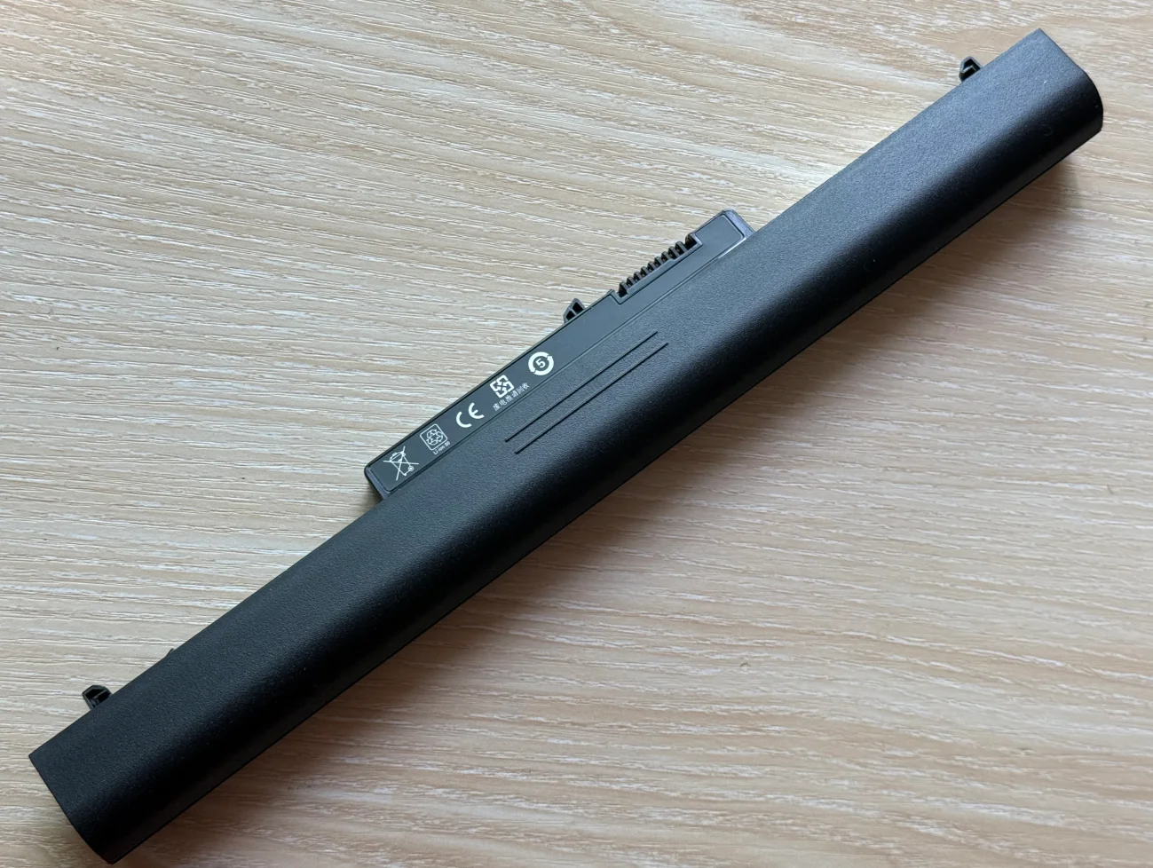 VK04 Battery For HP Pavilion Sleekbook 14 14t 14z 15 15t 15z VK04 YB4D HSTNN-DB4D HSTNN-YB4D 695192-001 694864-851 4Cells